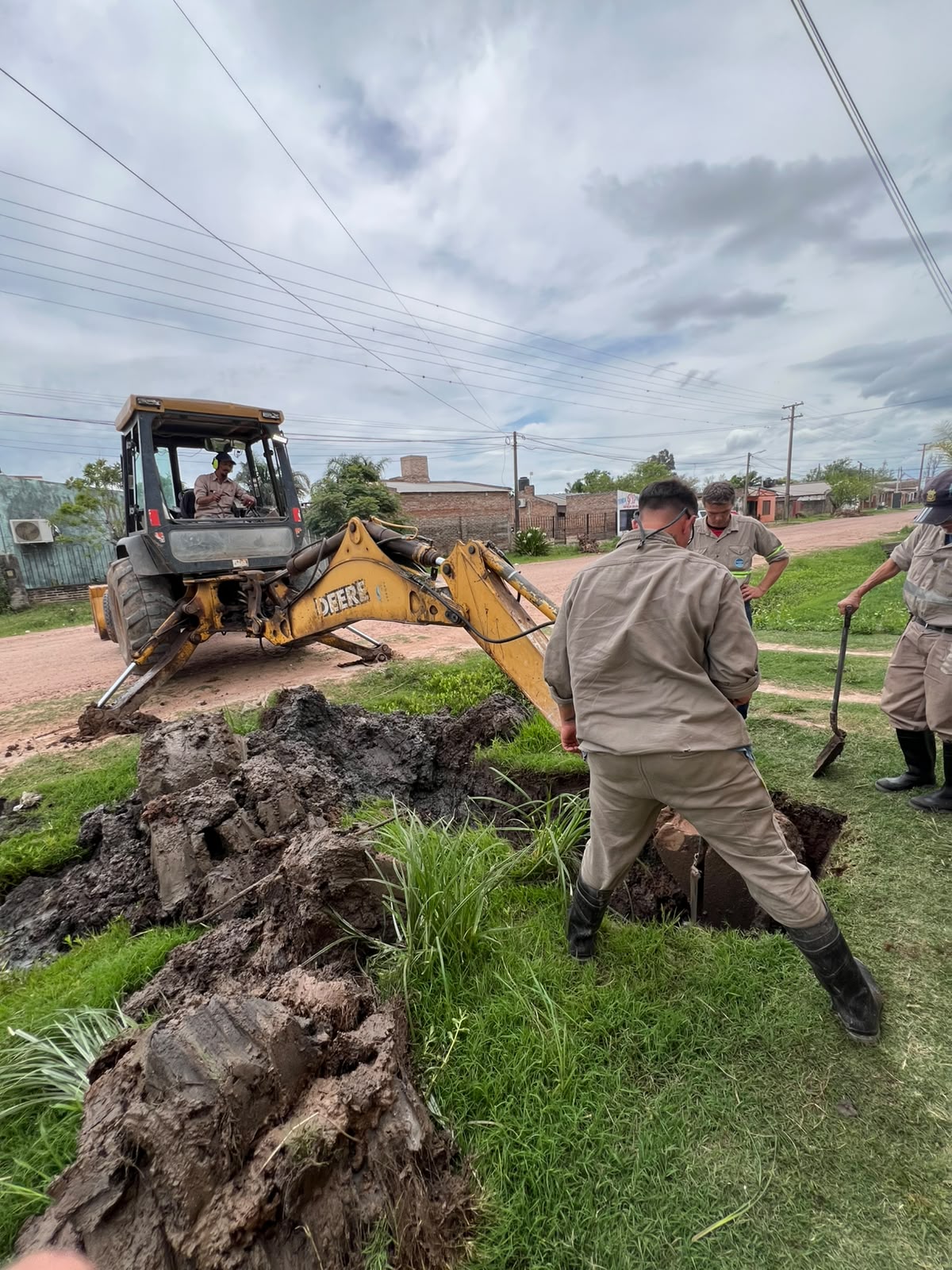 Avanzamos con reparaciones y ampliaciones de redes en Villa Ángela, Charata y Santa Sylvina