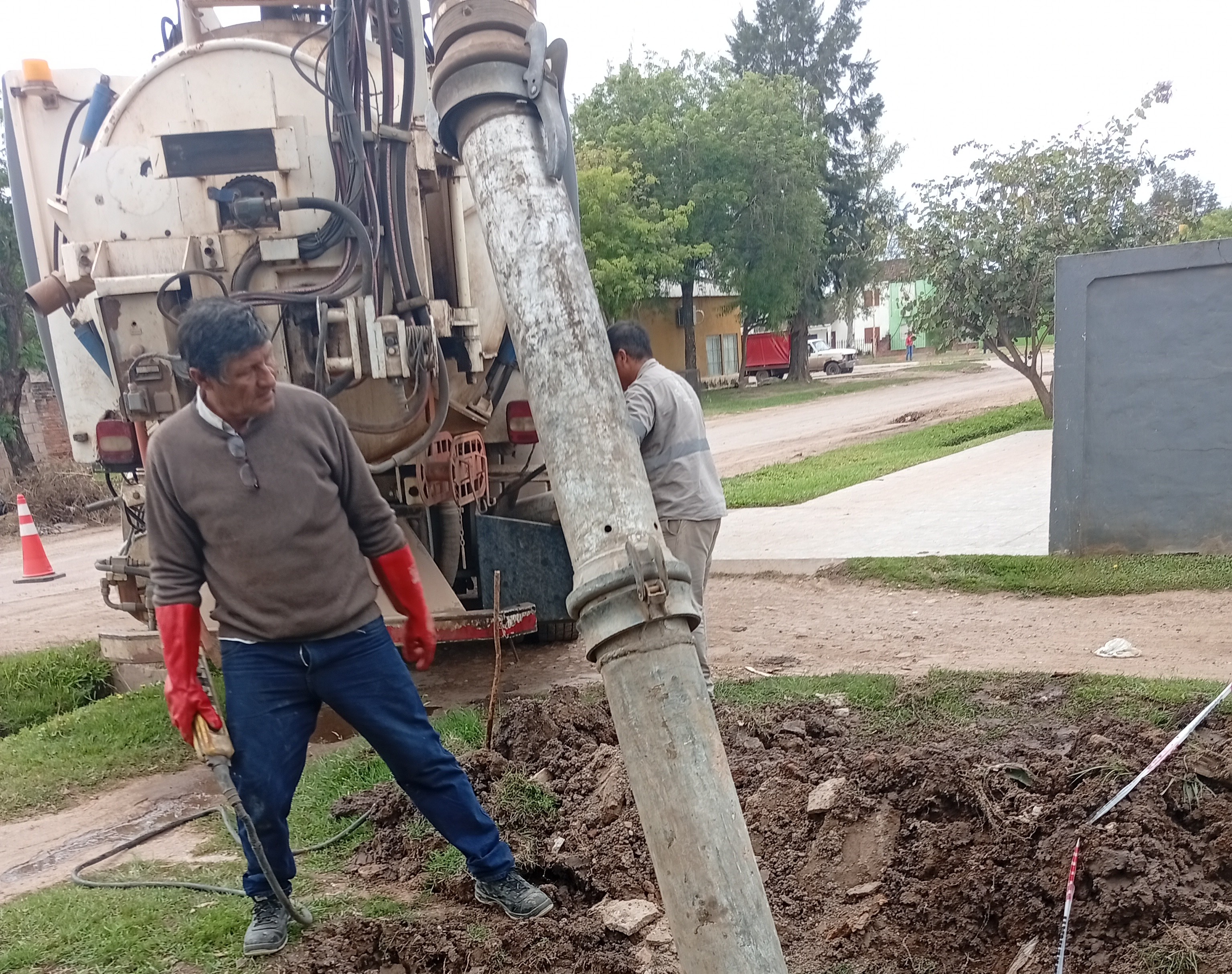 Se restableció el servicio cloacal en importante sector de Villa Ángela