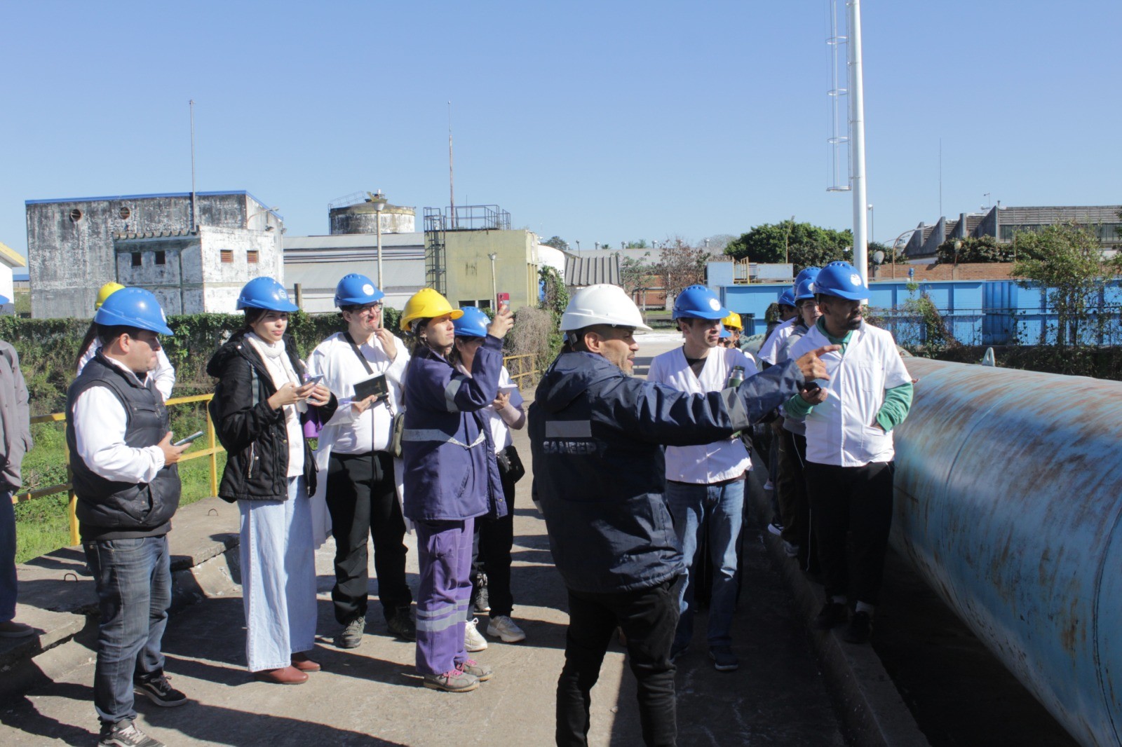 Estudiantes de 1° año de la Tecnicatura Superior en Tecnología de los Alimentos del IES Rodolfo Walsh visitaron las Plantas Potabilizadoras de SAMEEP
